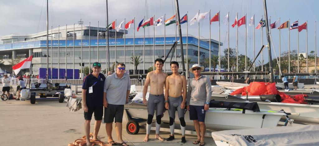 恭喜49人級帆船代表隊Akira Sakai（阿輝）和Russell Aylsworth（祥傑）勇奪49人級銅牌
